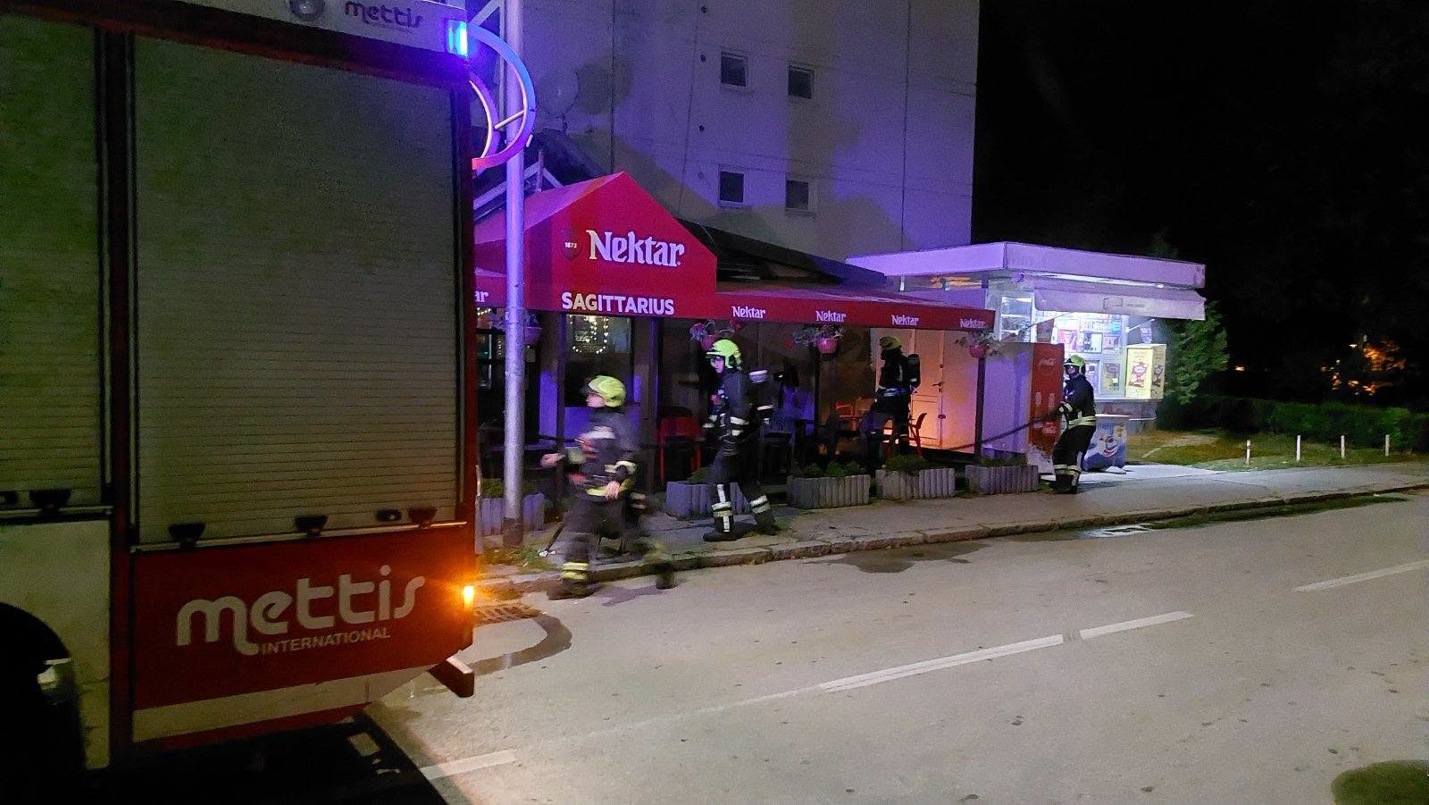 Vatrena stihija u Banjaluci: Gorio kafić FOTO