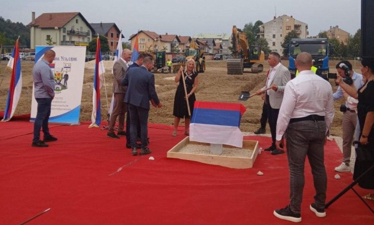 Svečano u Ugljeviku: Minić i Cvijanović položili kamen temeljac za novi vrtić FOTO