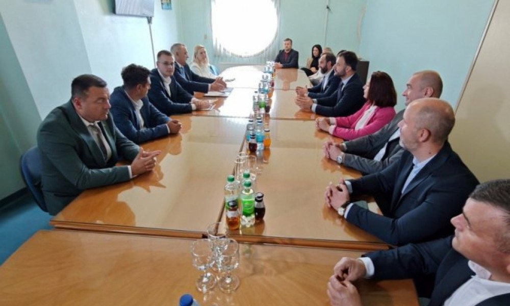 Minić u Prijedoru: Sastanak s rukovodstvom bolnice, gradonačelnikom i načelnicima potkozarskih opština