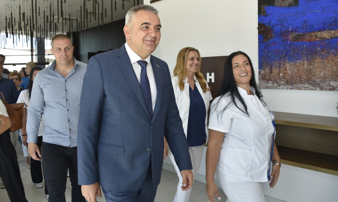 Minić obećao podršku Zotoviću: Gradiće se novi kompleks FOTO