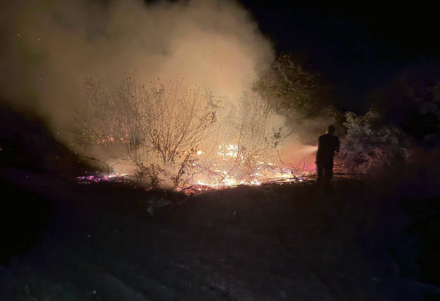 Teška noć za banjalučke vatrogace: Dva velika požara u selima oko Banjaluke VIDEO