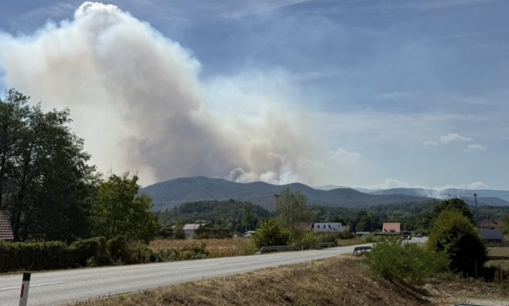 U Tesliću bukte požari: Najteže na području Buletića gdje gori više od 100 hektara šume