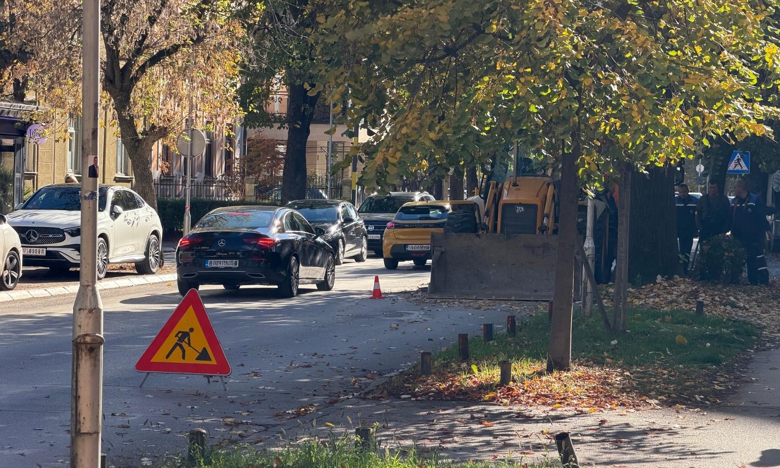 Radovi „Vodovoda“ usporili saobraćaj u Banjaluci: Zatvorena jedna traka u Boriku FOTO