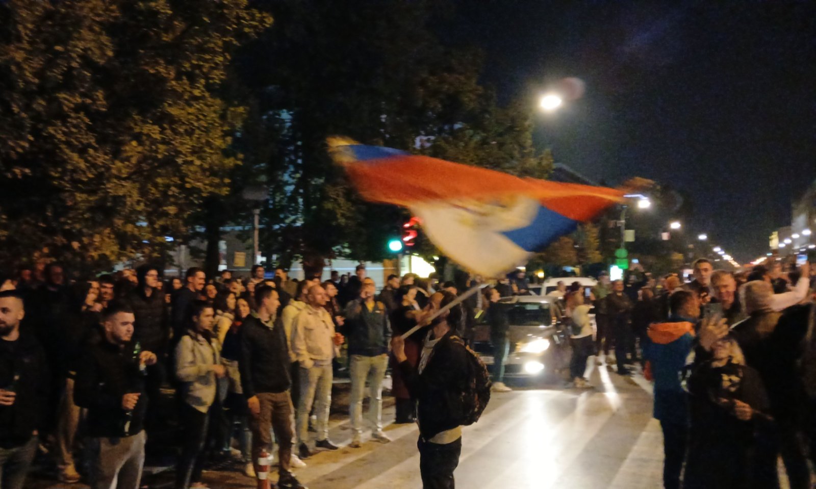 Građani izašli na ulice: Banjalučani slave pobjedu Studentske liste u Srbiji FOTO/VIDEO