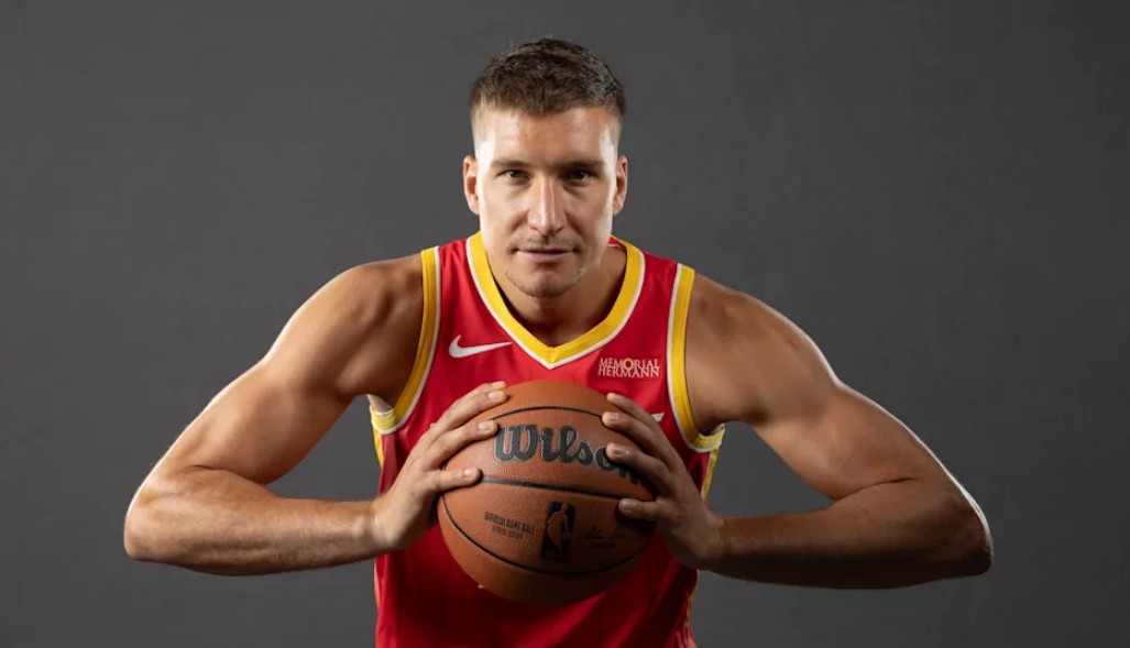 Bogdanović predvodio Hjuston do pobjede: Srbin zatrpao koš Oklahome