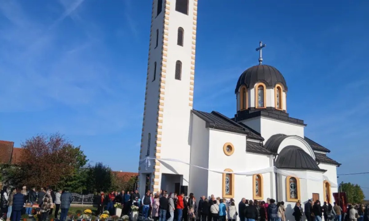 U Vukosavlju osveštan hram Svetog Vasilija Ostroškog: Okupljanje vjernika iz svih krajeva bivše Jugoslavije