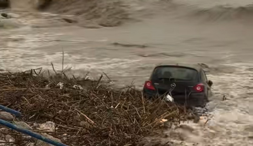 Rodos pogodilo razorno nevrijeme: Automobili završili u moru, ima poginulih VIDEO