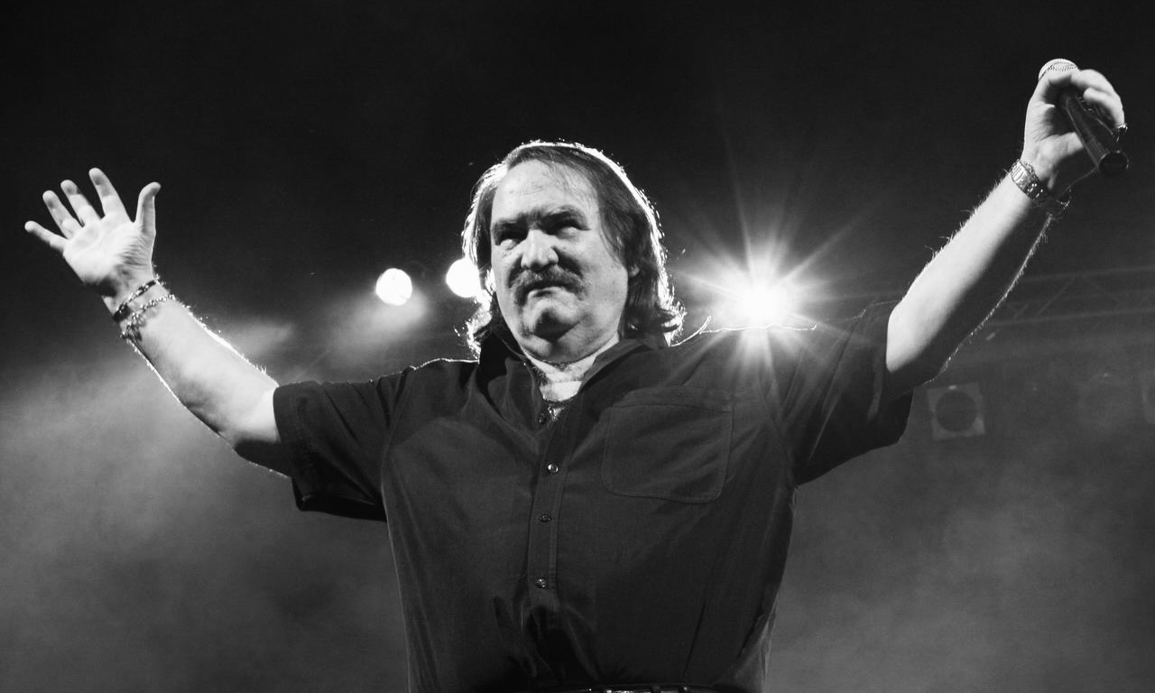 Preminuo legendarni Mišo Kovač: Region se oprašta