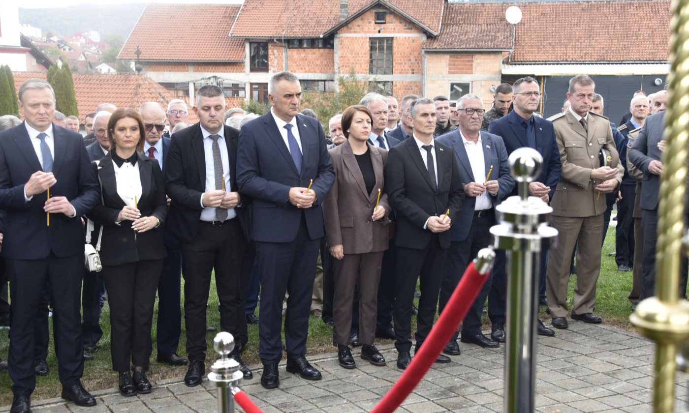 Sjećanje na najveću masovnu grobnicu: Parastos za stradale Srbe iz 13 zapadnokrajiških opština