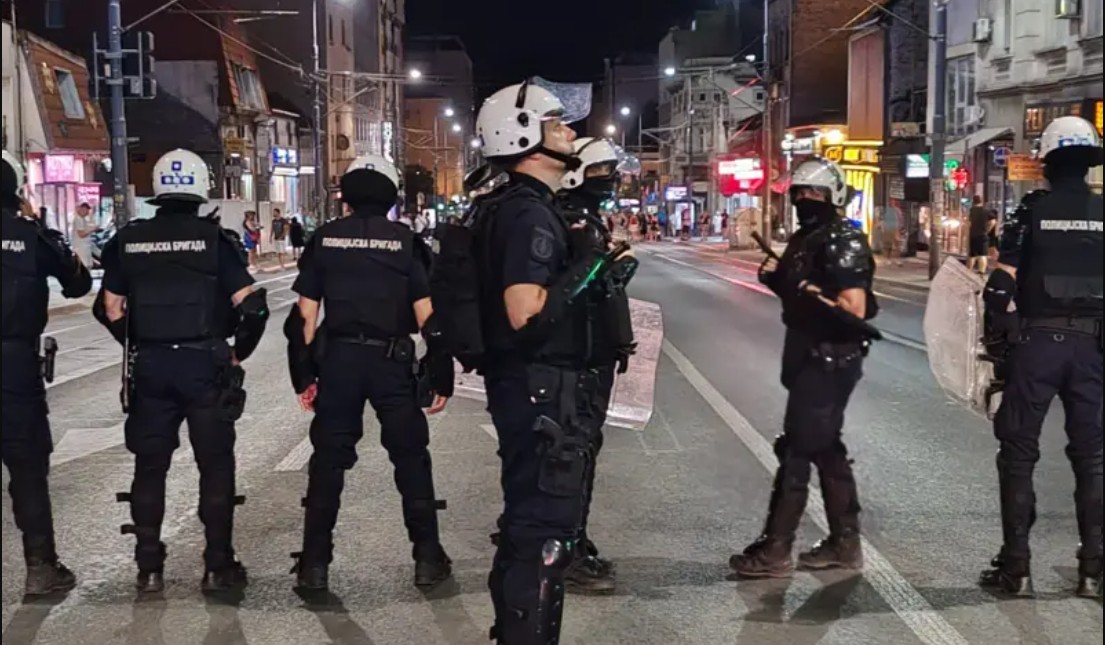 Pojačano prisustvo policije u Beogradu: Oklopna vozila stigla do Pionirskog parka VIDEO