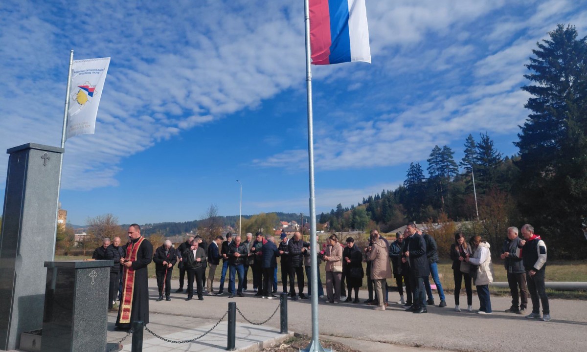 Kultura sjećanja na Palama: Odata počast radnicima-borcima Vojske Republike Srpske