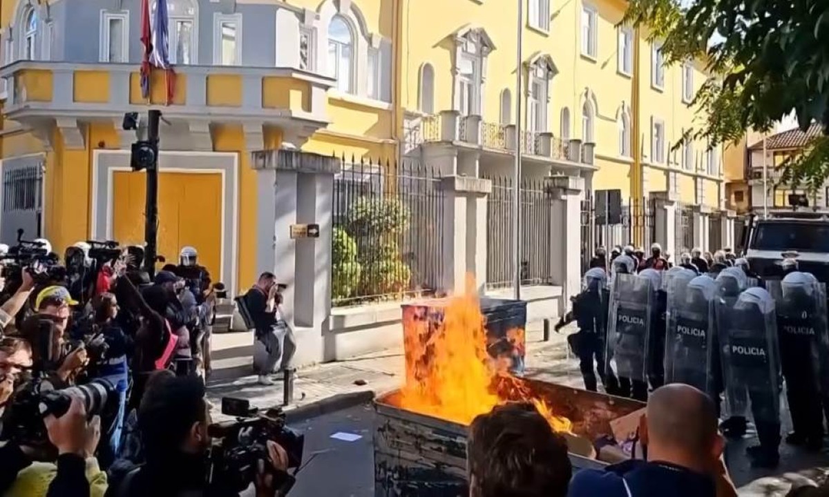 Od studentskog bunta do opšte pobune: Zašto je gorio centar Tirane i kako je Rama ignorisao zahteve mladih? VIDEO