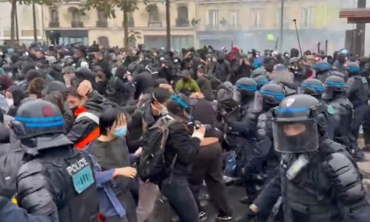 Haos širom Francuske: Demonstracije prerasle u ratne scene, ima teško povrijeđenih i unakaženih! VIDEO