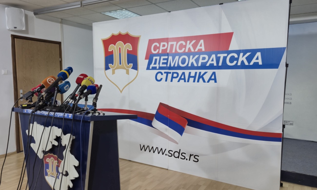 Blanuša još bez obraćanja: Novinari u štabu SDS-a čekaju prve izjave