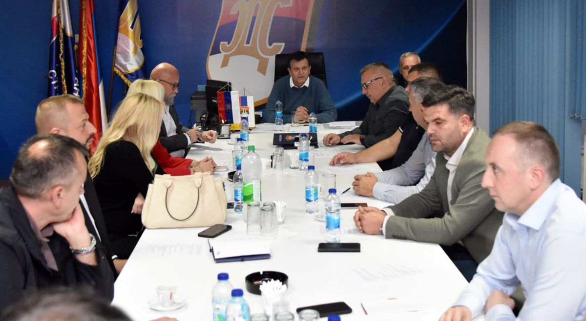 SDS pred jednim od najozbiljnijih ispita u istoriji: Koliko će unutarstranačke turbulencije koštati stranku