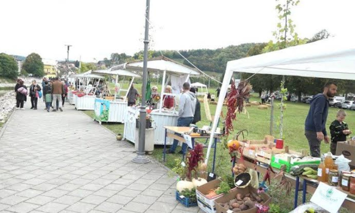 Otvoren „Špajz-fest“ u Čelincu: Pogledajte šta vas sve očekuje na gradskom šetalištu
