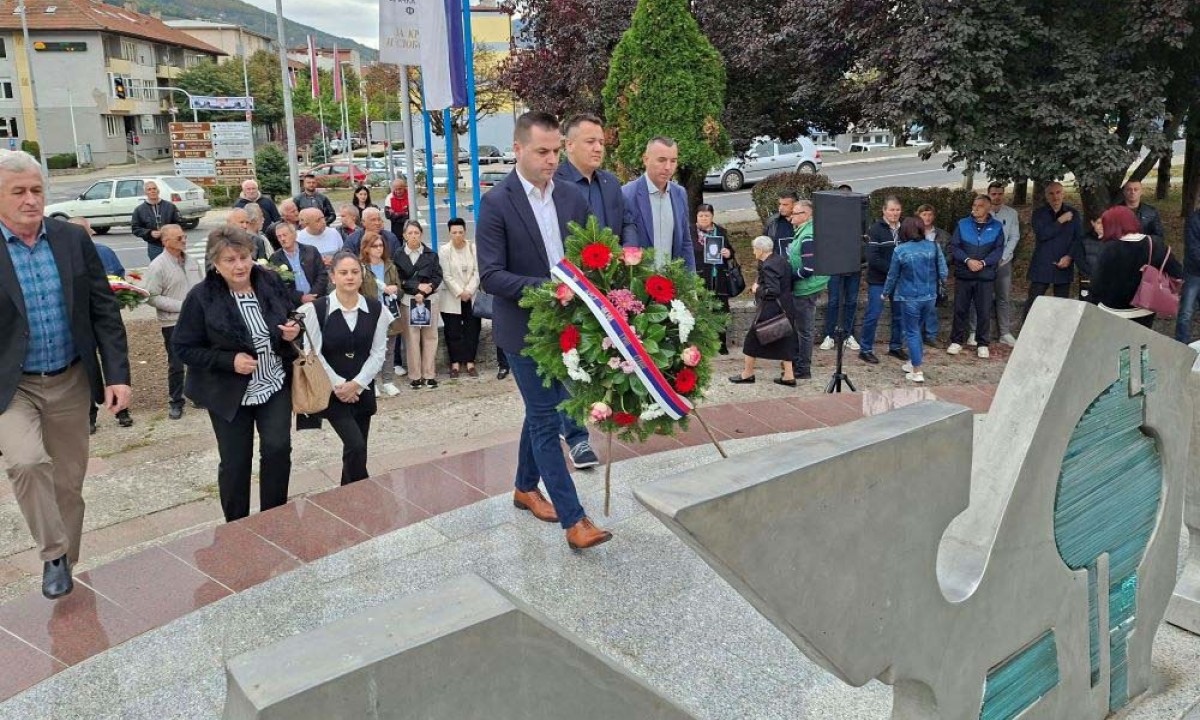 Potresna svjedočanstva:  Majke i supruge i nakon tri decenije tragaju za kostima srpskih junaka sa Treskavice