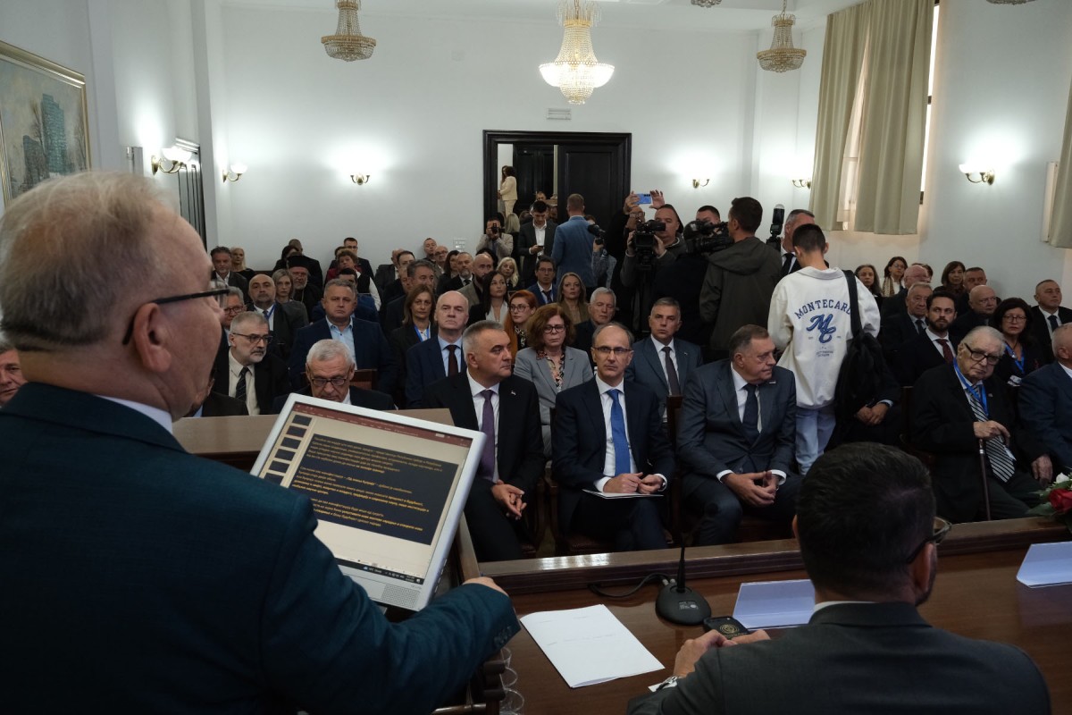 Manifestacija “Od znanja ćuprija” u Banjaluci: Prisustvuju Minić, Macut i Dodik