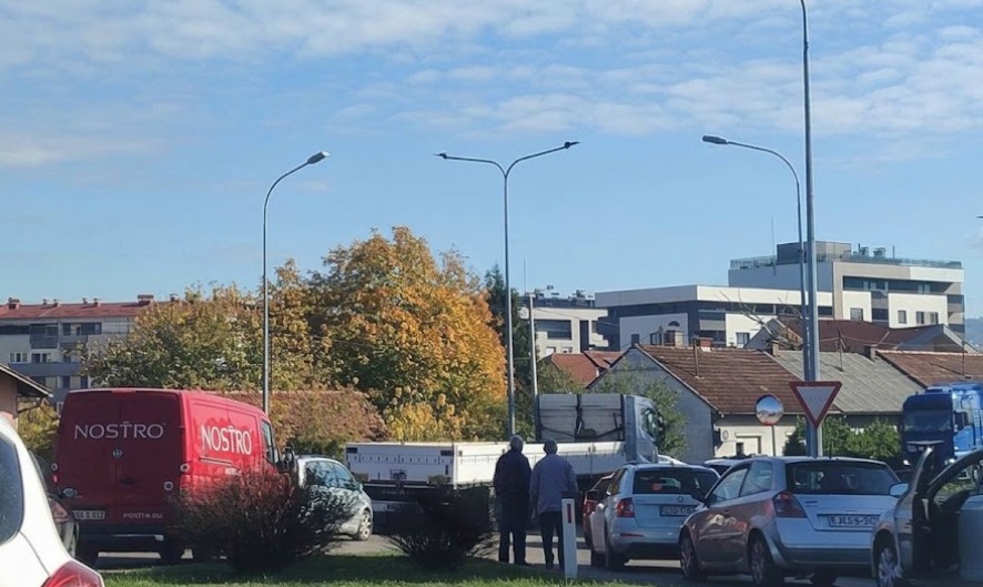 Motociklista povrijeđen u Banjaluci: Gužve se protežu od Centruma do Čajaveca