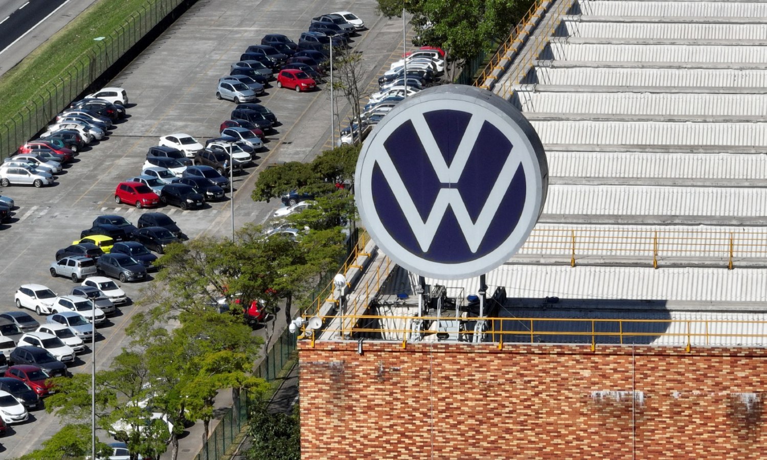 Problemi se gomilaju za njemačkog giganta: Ogromni troškovi i pad prodaje automobila