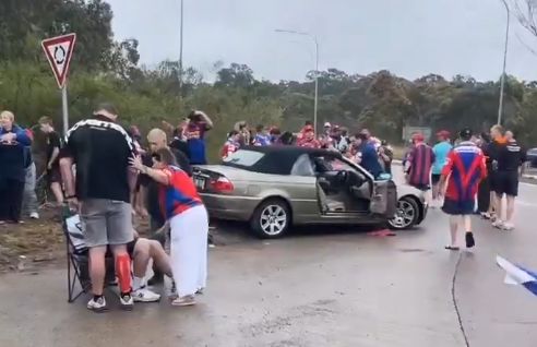 Jezive scene: Mladić (18) se zabio automobilom u grupu navijača VIDEO