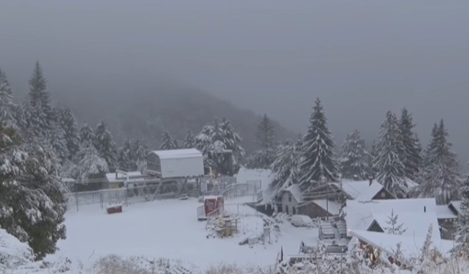 Stigla zima: Na ski-centru Brezovica već ima pet centimetara snijega