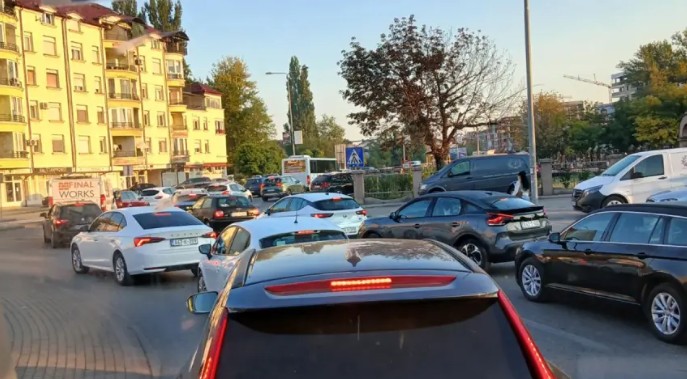 Kolaps u Banjaluci i ovog jutra: “Upoznam se sa čovjekom iz drugog smjera dok se pomjerimo”