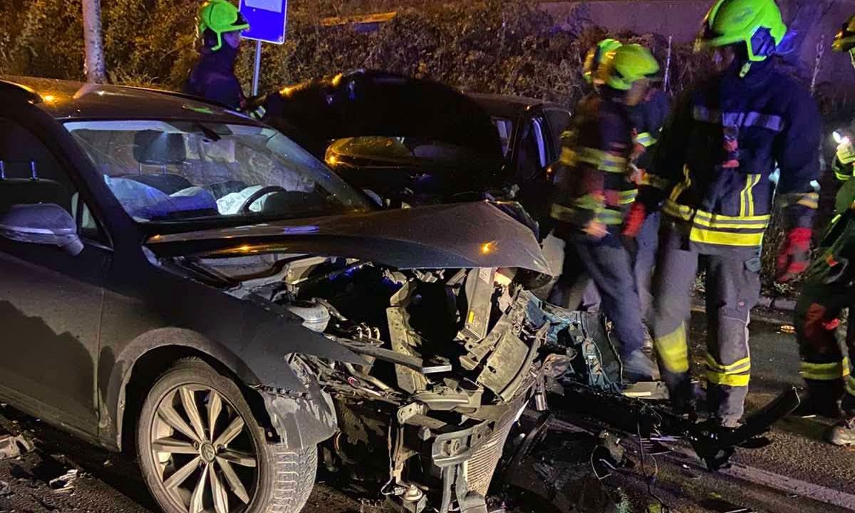 Žestok noćni sudar u Banjaluci: Jedna osoba povrijeđena u udesu dva automobila