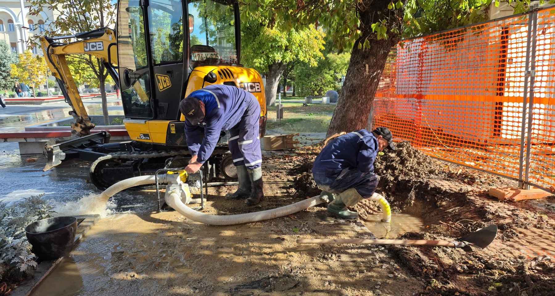 Bageri među klupama, voda na šetalištu: Poplavljen popularni banjalučki parkić FOTO/VIDEO