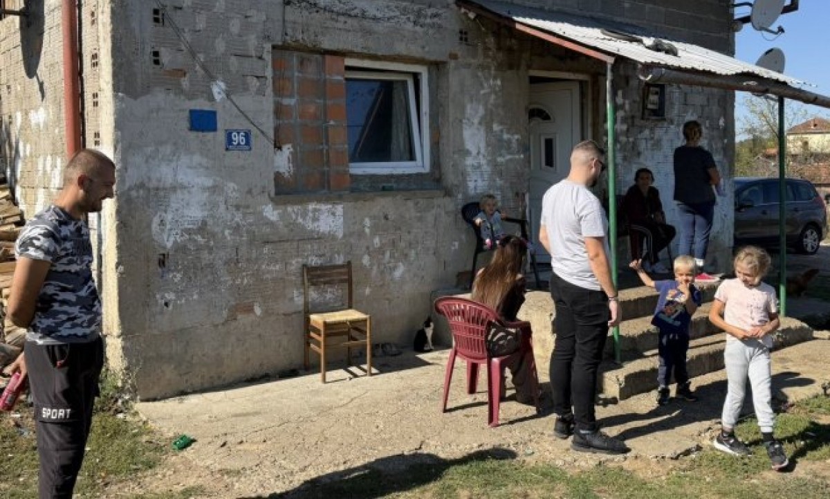 Šestoro djece u trošnoj kući bez vode: Porodici Ćorić potrebna pomoć FOTO