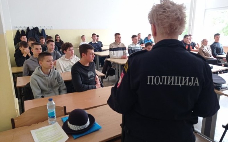 Preventivna kampanja za srednjoškolce u Srpskoj: Vršnjačko nasilje ne smije biti prećutano
