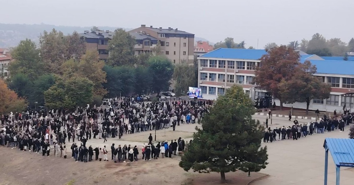 Srbija na nogama od ranog jutra: Pogledajte nevjerovatne prizore sa glasanja VIDEO