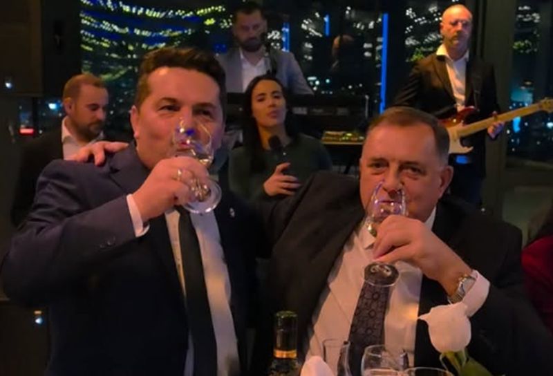 Stevandić slavi 60. rođendan: Zagrlio Dodika, pa zapjevao Vučiću dragu pjesmu VIDEO