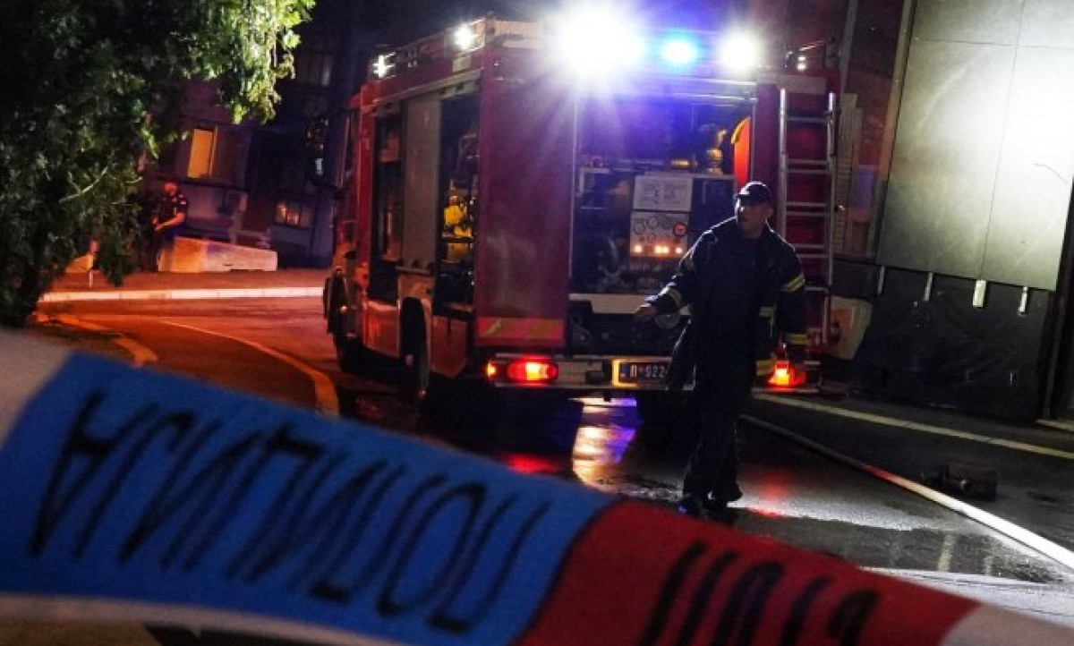 Drama u centru grada: Požar u stambenoj zgradi, dvije osobe prevezene u bolnicu