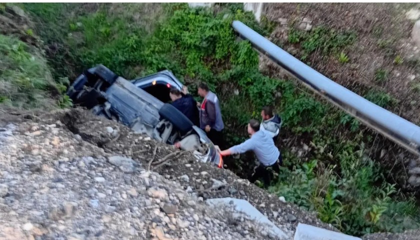 Saobraćajna nesreća kod Banjaluke: Automobil sletio u kanal